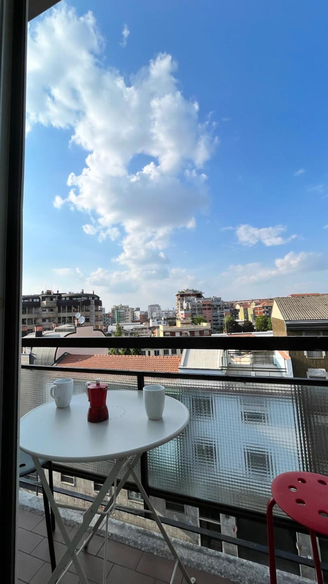 Nilce With Balcony Close To The Metro *